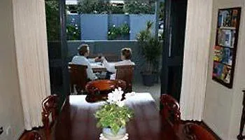 Trigg Retreat Bed & Breakfast Perth 4*,